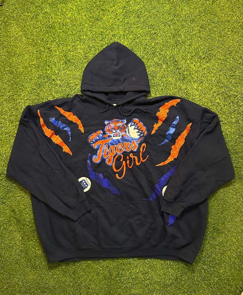 Gildan Heavy Blend Tigers Girl Navy Blue Hoodie Sweatshirt 5XL